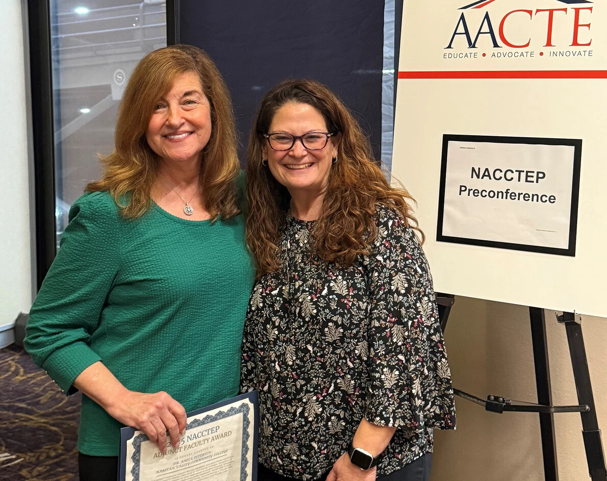 anita peterson and kathy suk at conference