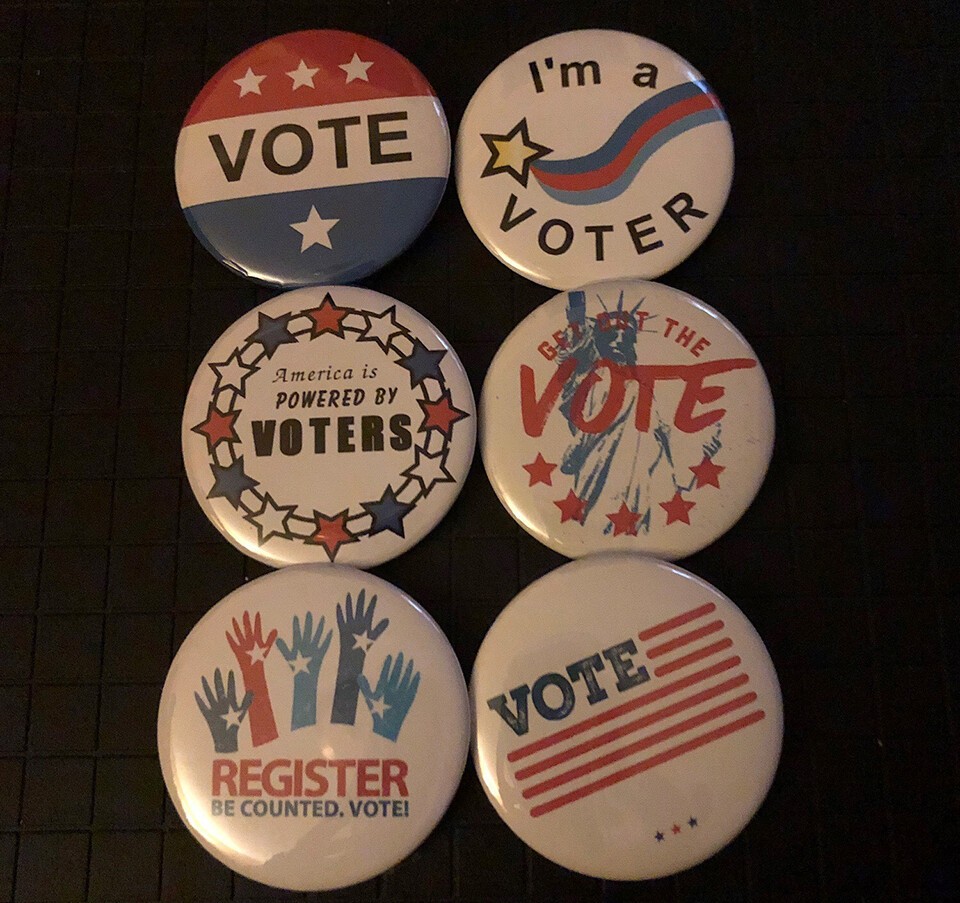 6 voting buttons