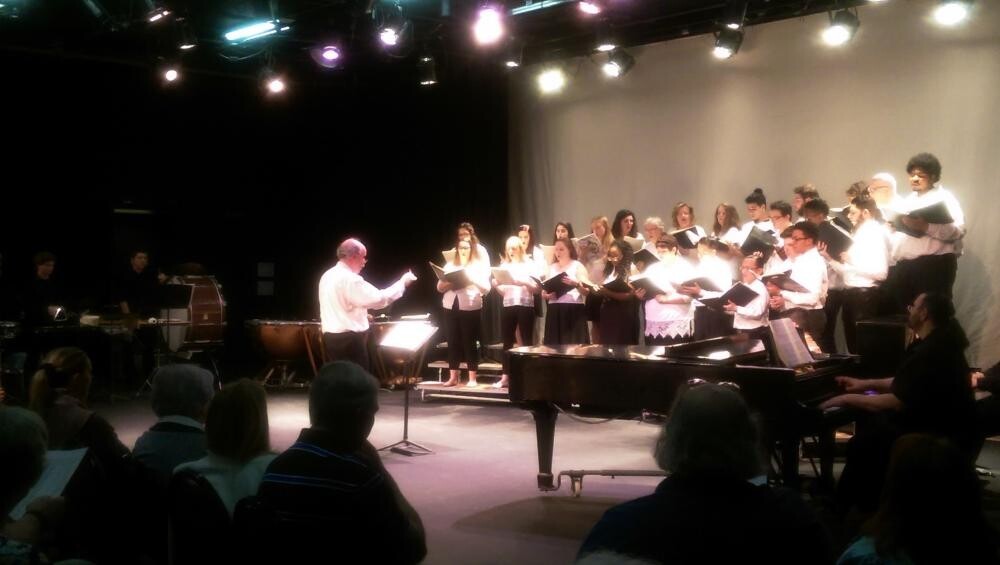 john sichel conducts rvcc chorale in concert