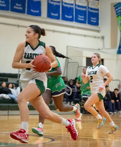 women basketball players in game