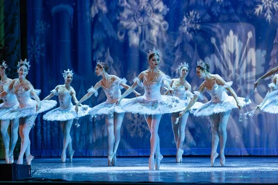 nutcracker row of dancers in white 