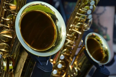 details of saxophones