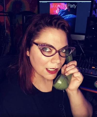 jennifer ketrow on old green phone