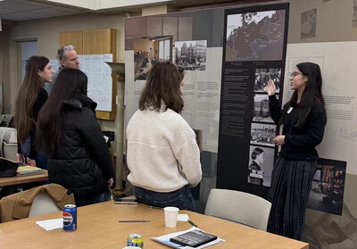anne frank exhibit tour