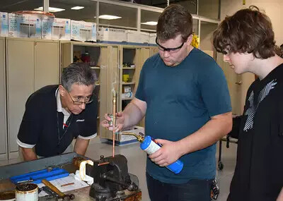 paul flor and hvac students