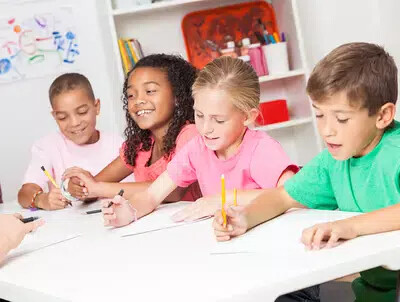 kids drawing together