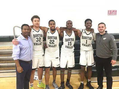 men's basketball players