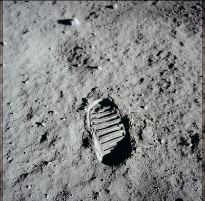 footprint on the moon