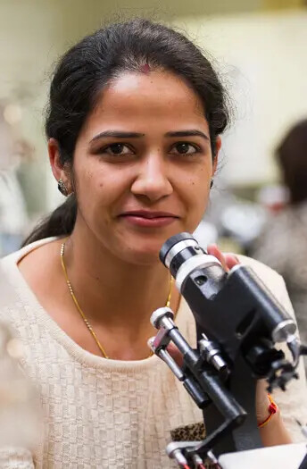 opitcal lab female
