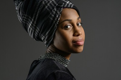 side view of jazzmeia horn