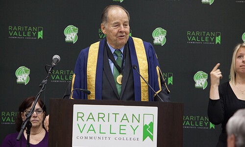 Tom Kean speaking at commencement