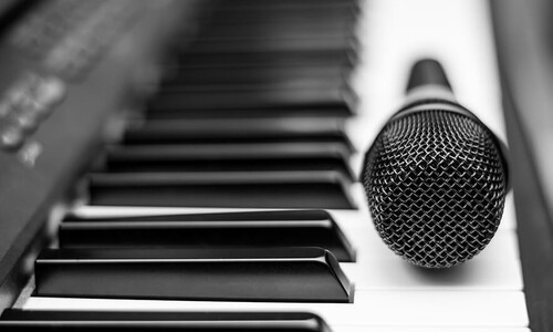 microphone on piano
