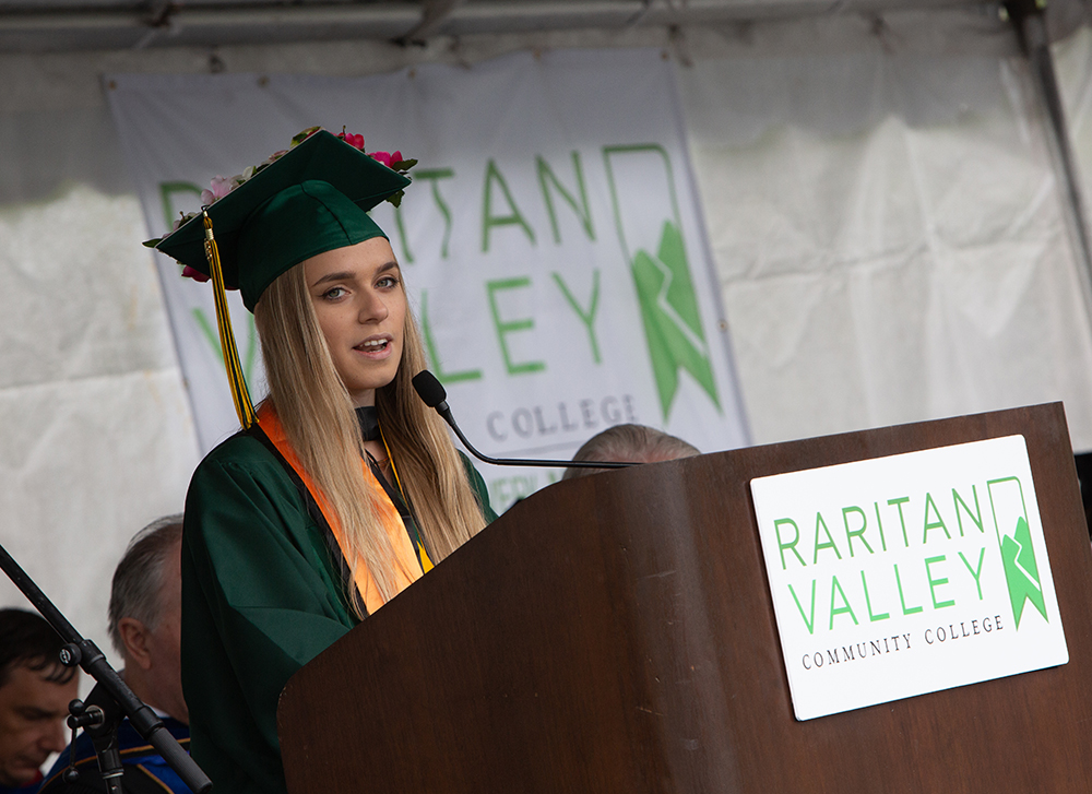 Students Receive Academic Awards