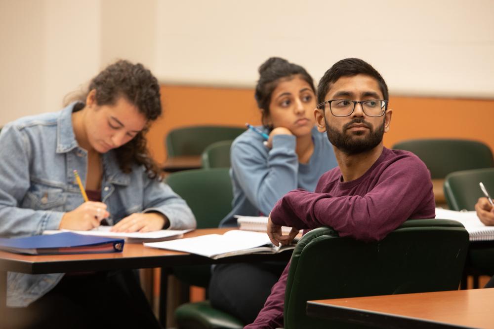 English and Spanish Information Sessions, Campus Tours Slated in December