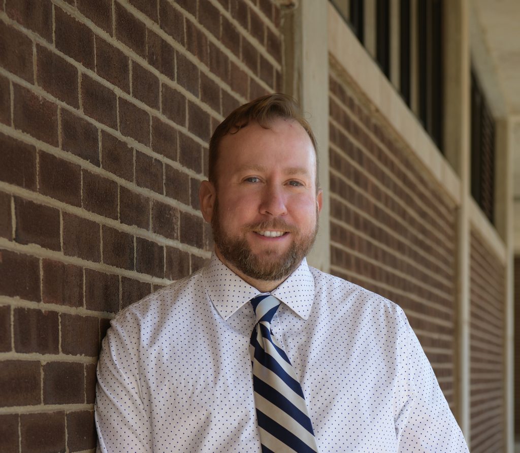 Professor Wins Award for Microbiology Digital Lab Manual
