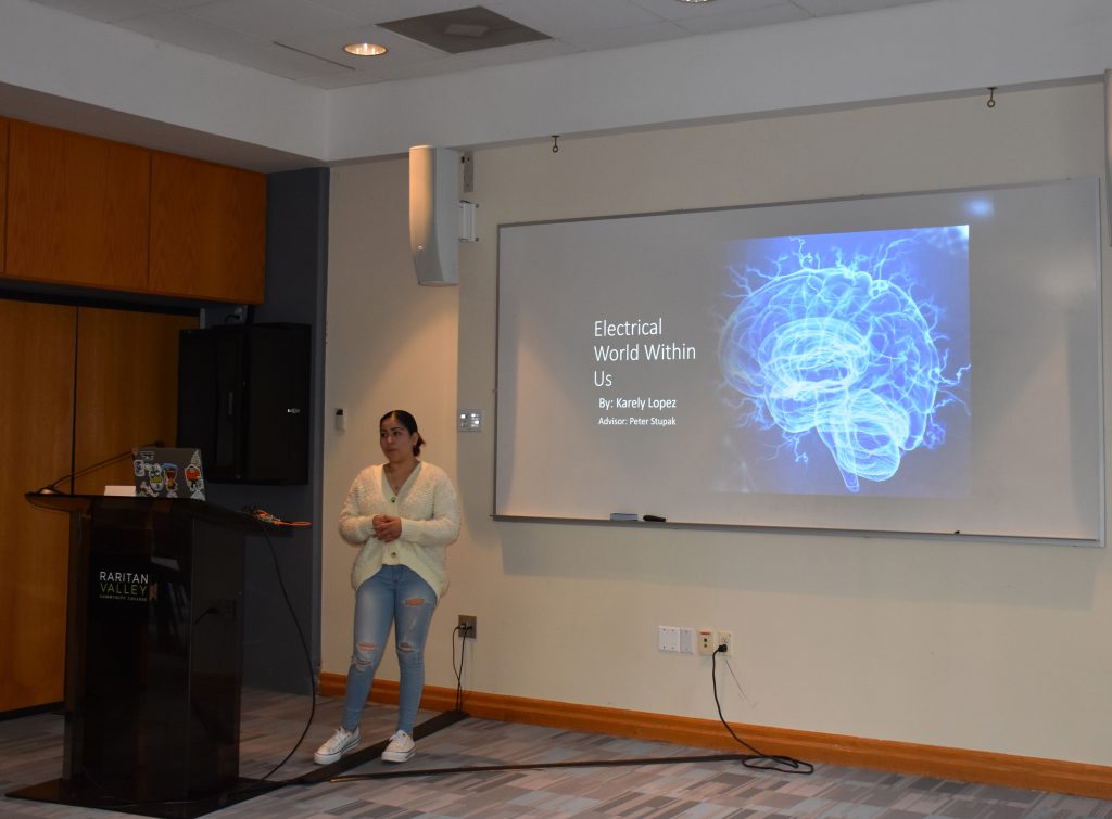 Honors College Students Present Their Independent Study Capstone Projects
