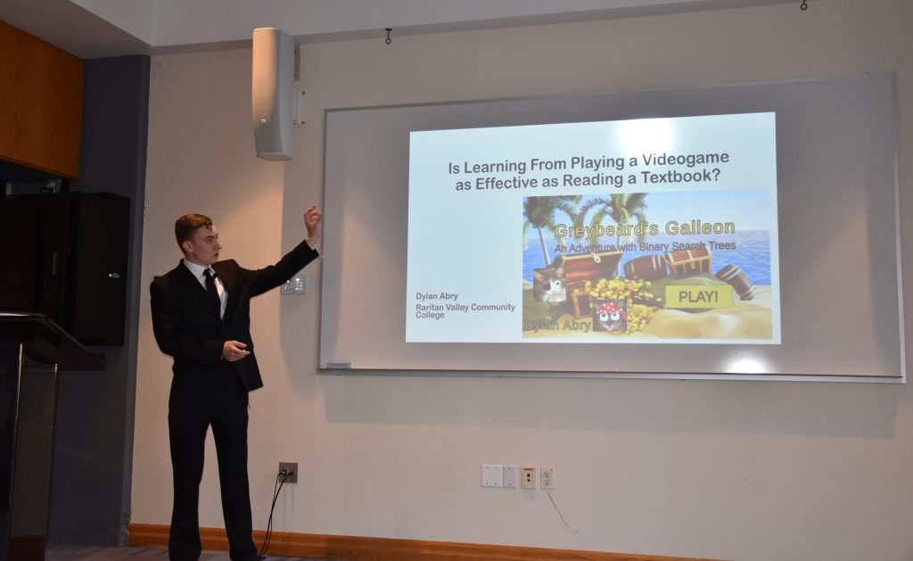 Students in Honors College Present Independent Study Capstone Projects