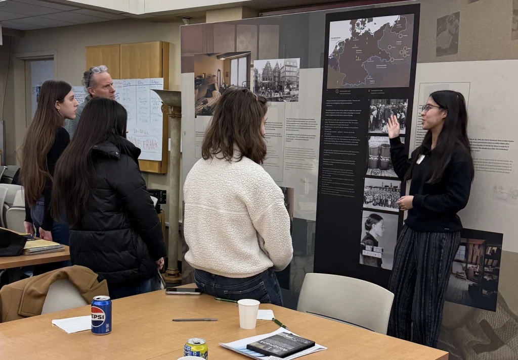 Newsroom_Anne Frank exhibition tour guides.jpg