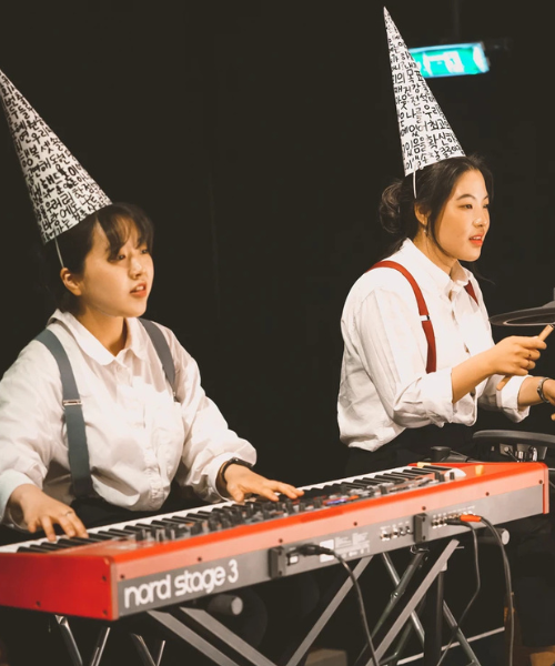 Image of DOODLE Pop presented by the BRUSH Theatre based in Seoul, South Korea.