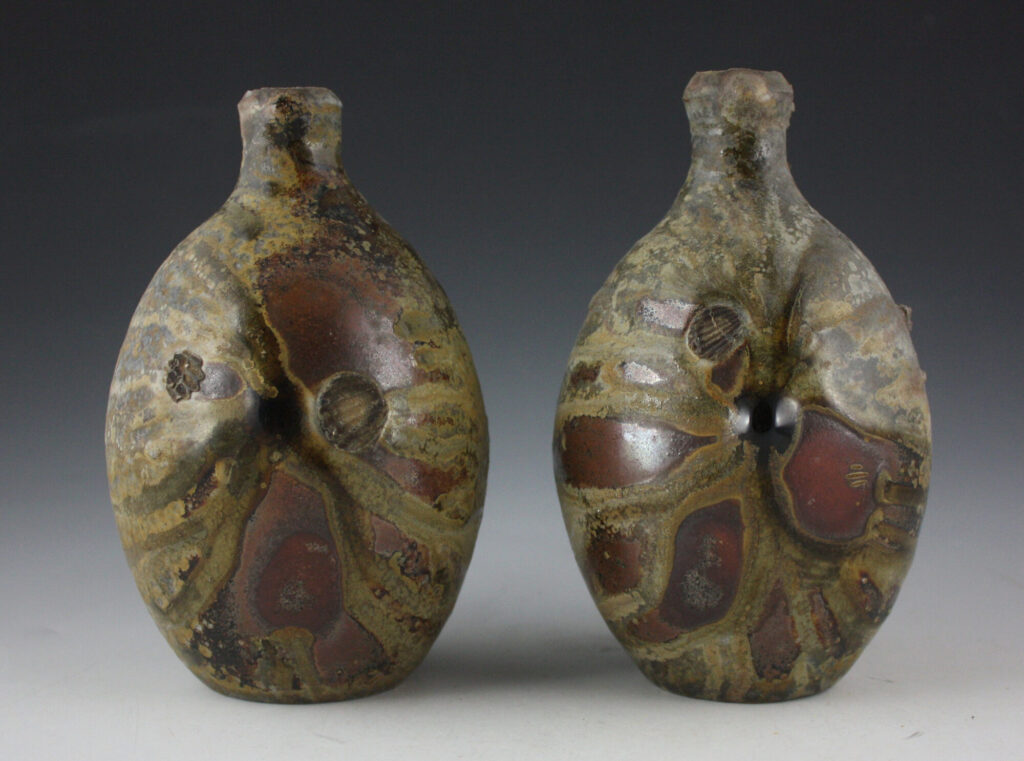 2 ceramic bottles